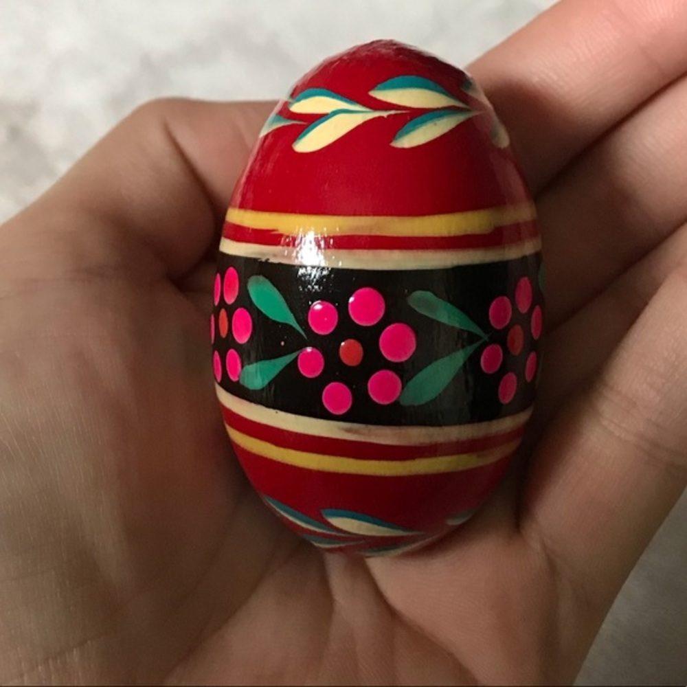 VINTAGE HANDPAINTED EGG✨